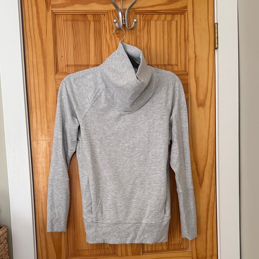 Lululemon light gray funnel neck, lightweight pullover
